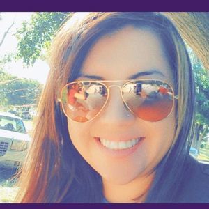 Meet your Posher, Kassandra